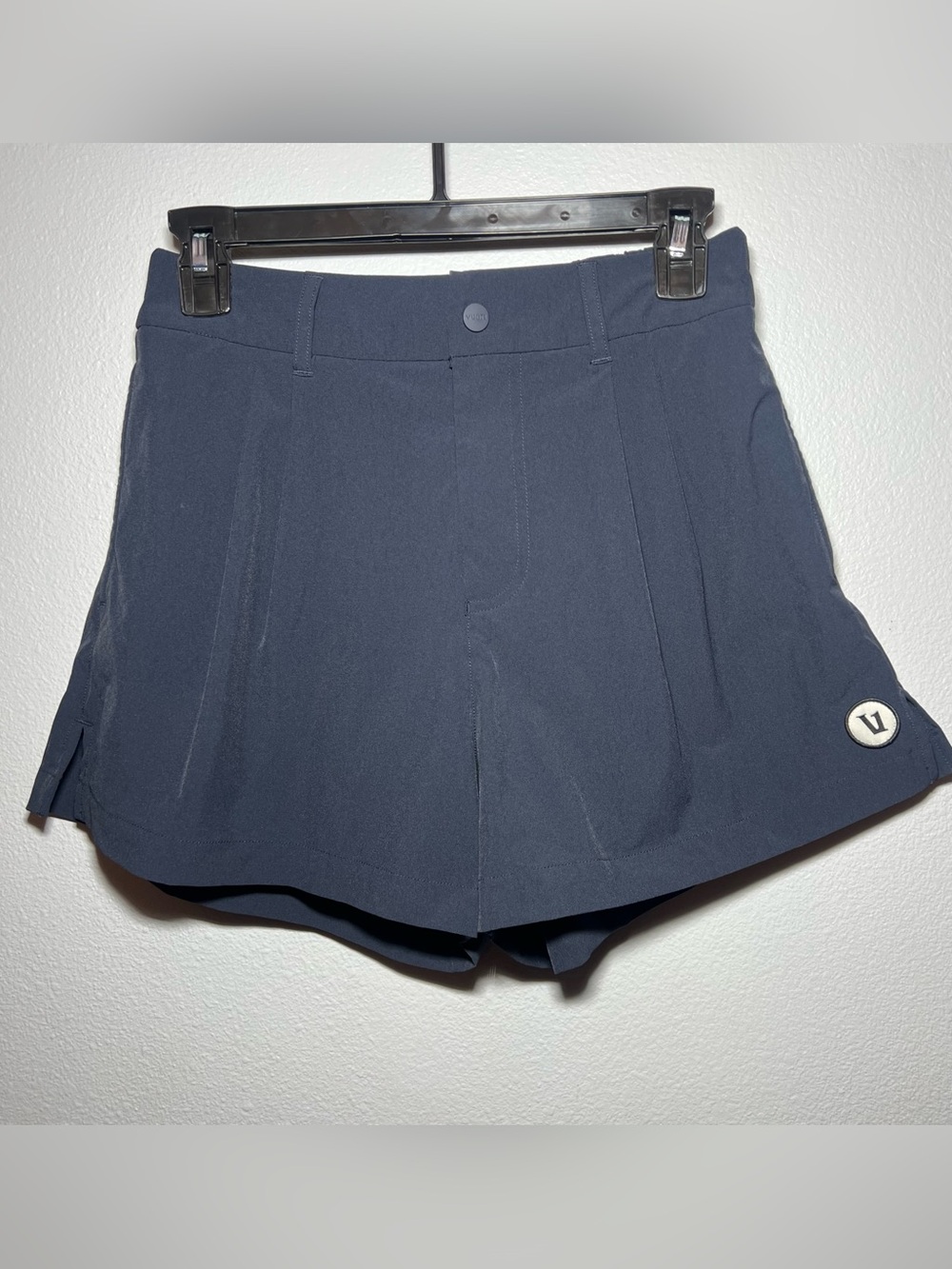 Vuori Women's Solar Shorts black High-Rise Athletic Gym Size M